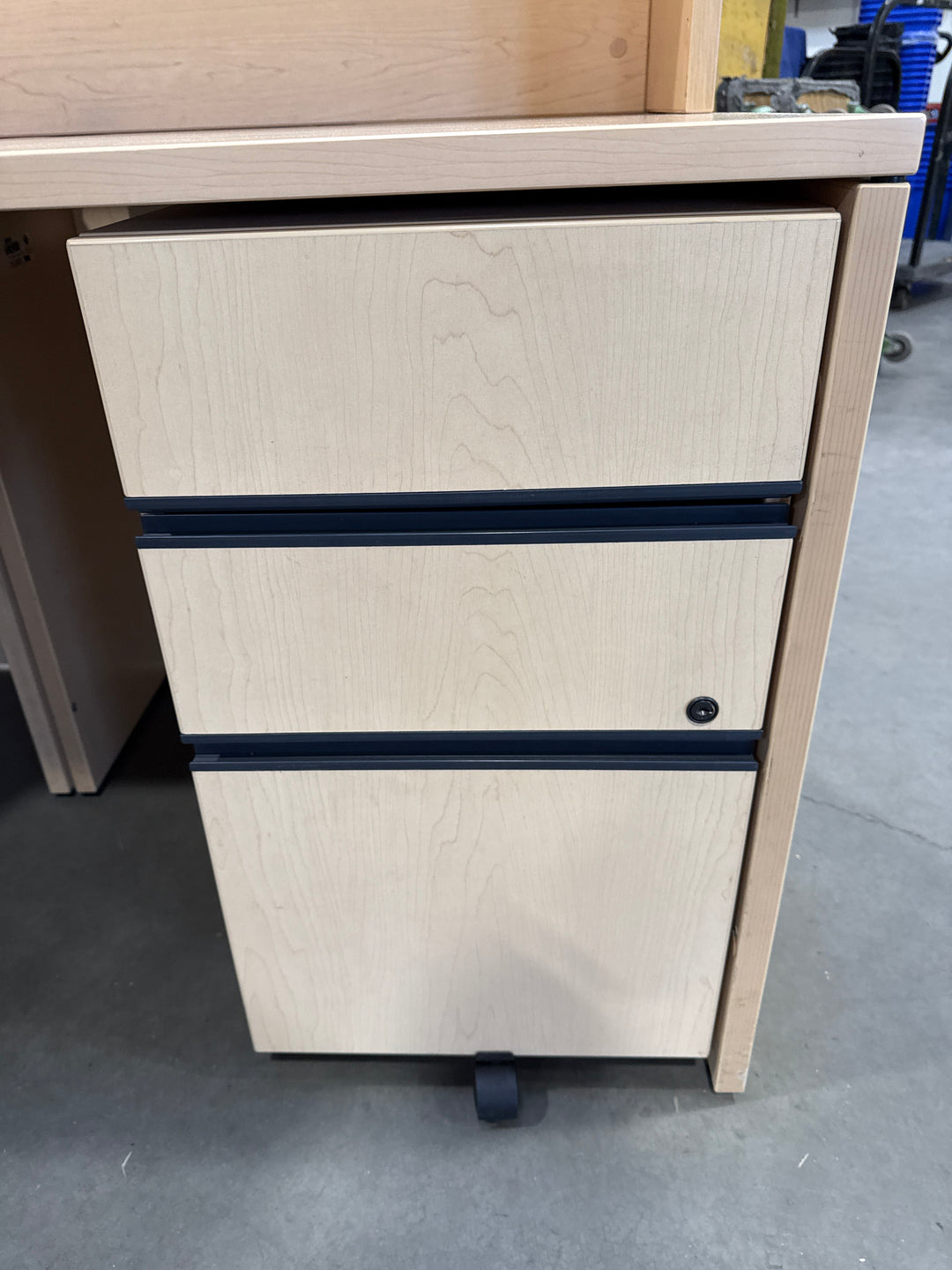 L-Shape Reception Desk w/BBF Ped