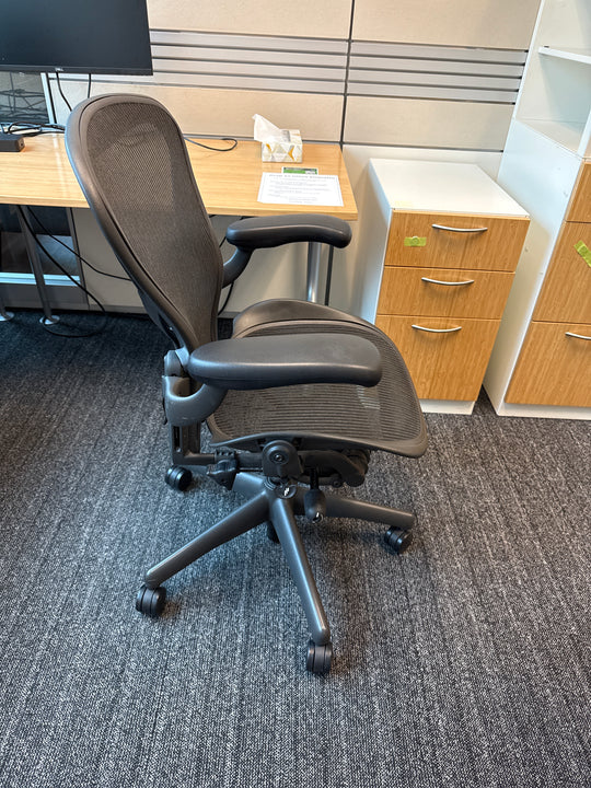 Herman Miller Aeron Size B Task Chair