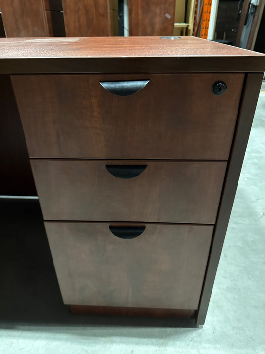 L-Shape Desk w/BBF Ped