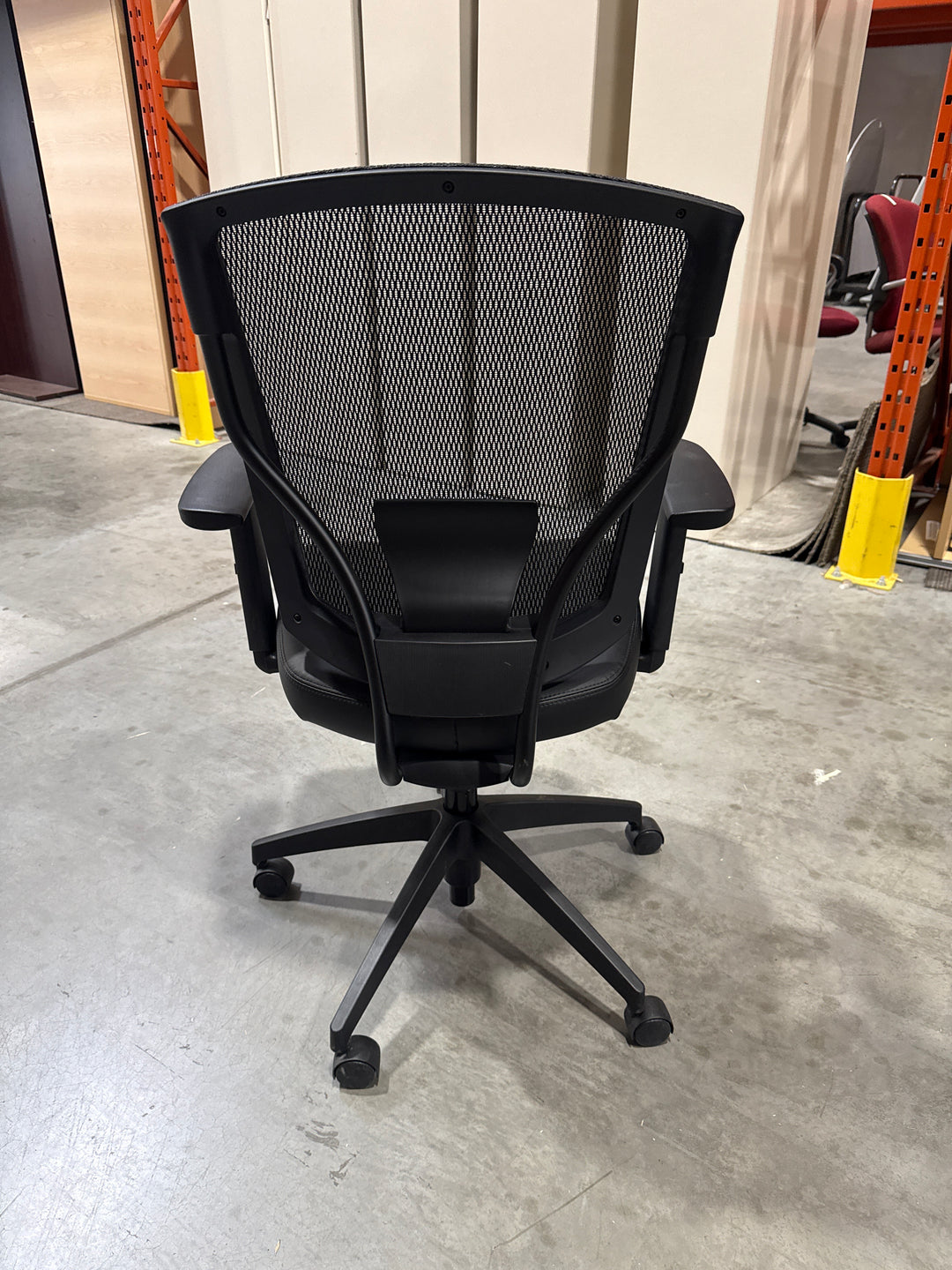 Mesh Back Meeting Chair w/Leather Seat