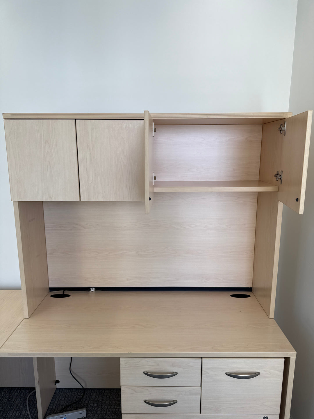 L-Shape Desk w/Hutch and BBFLF