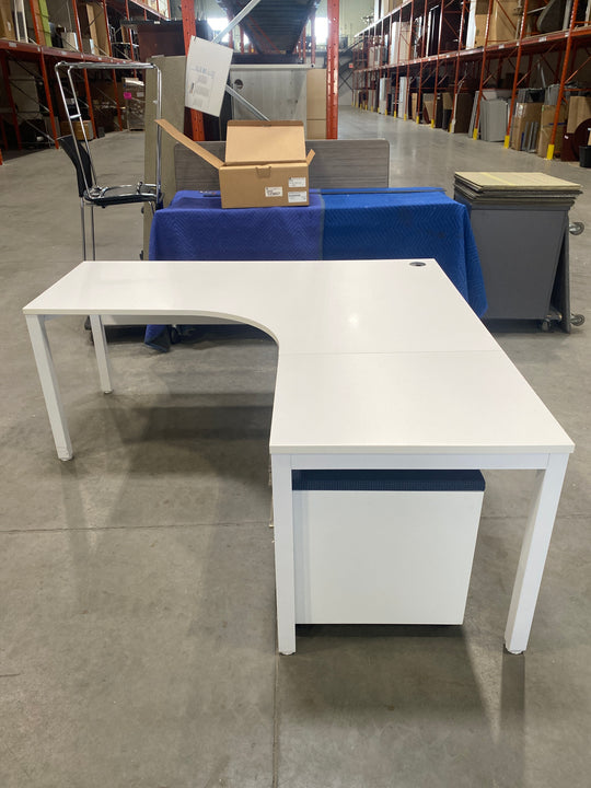 L-Shape Desk w/Mobile BF Ped