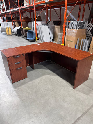 L-Shape Desk w/BBF Ped (Holes on Surface)