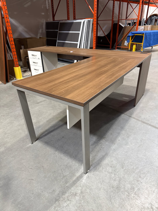 L-Shape Desk w/BBF Ped