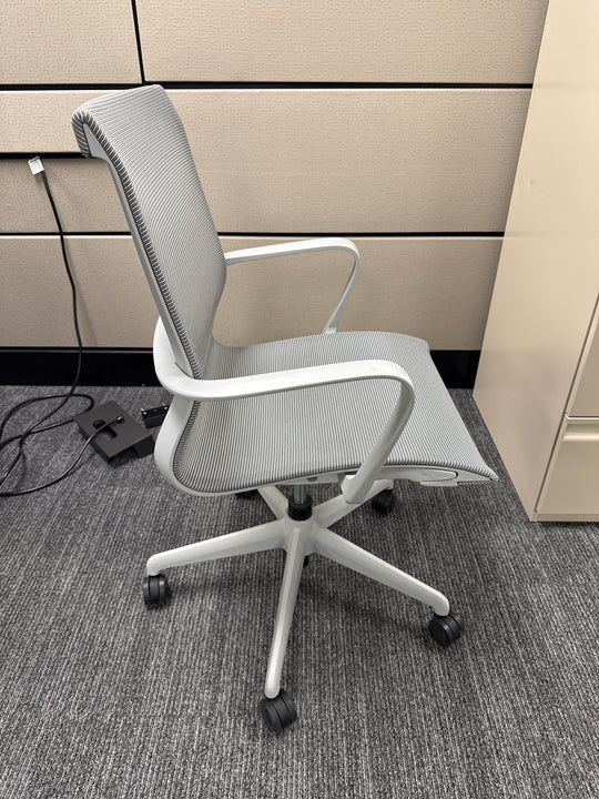 Mesh Meeting Chair