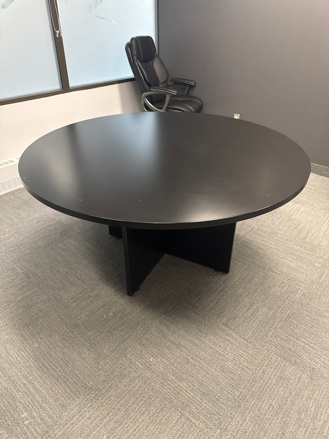 5' Round Meeting Table