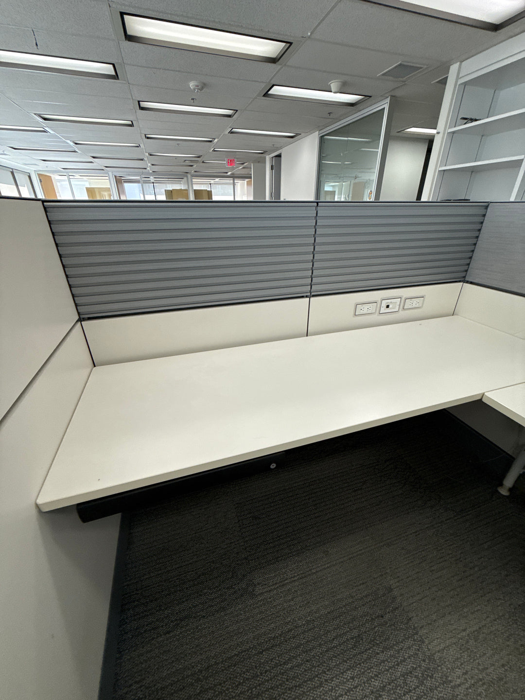 Teknion 6' x 6' L-Shape Workstation w/Storage Tower