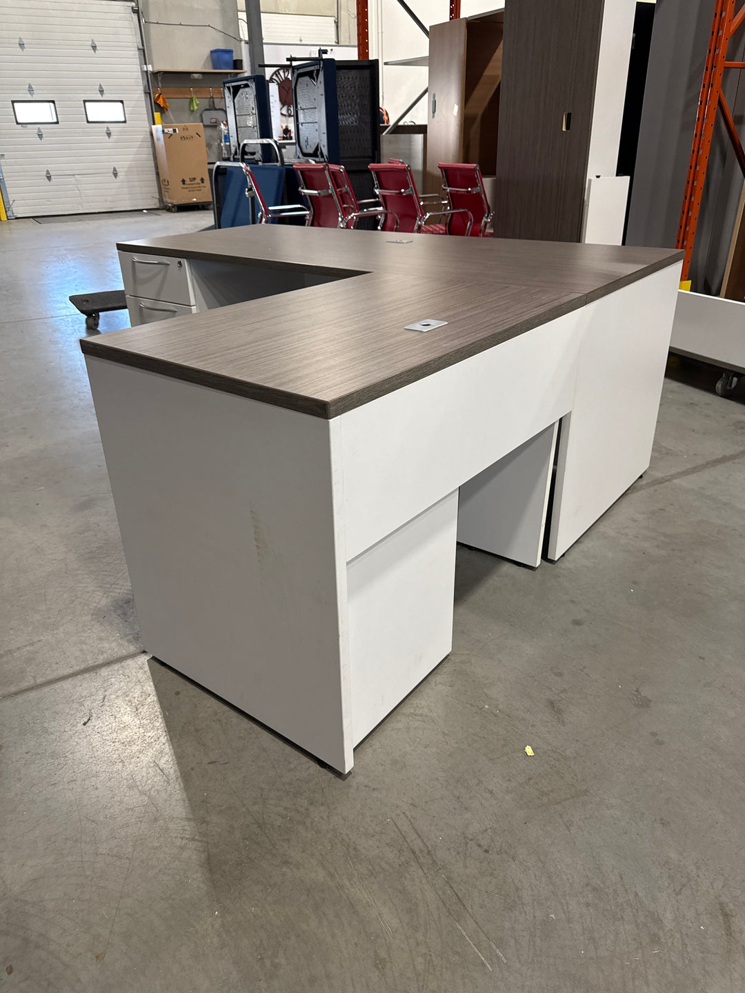 L-Shape Desk w/BBF, FF Ped