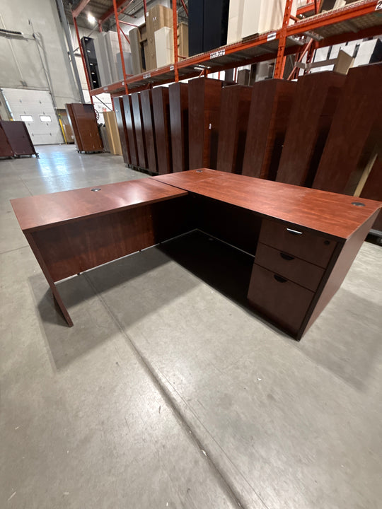 L-Shape Desk w/BBF Ped