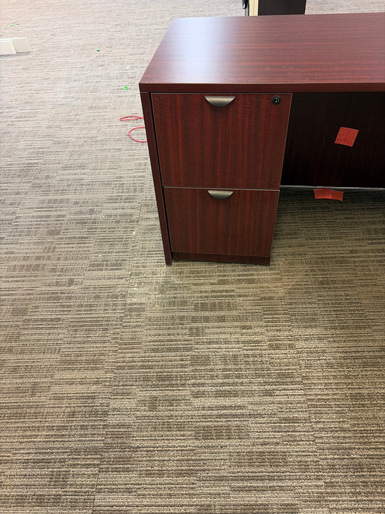 L-Shape Desk w/BBF, FF Peds