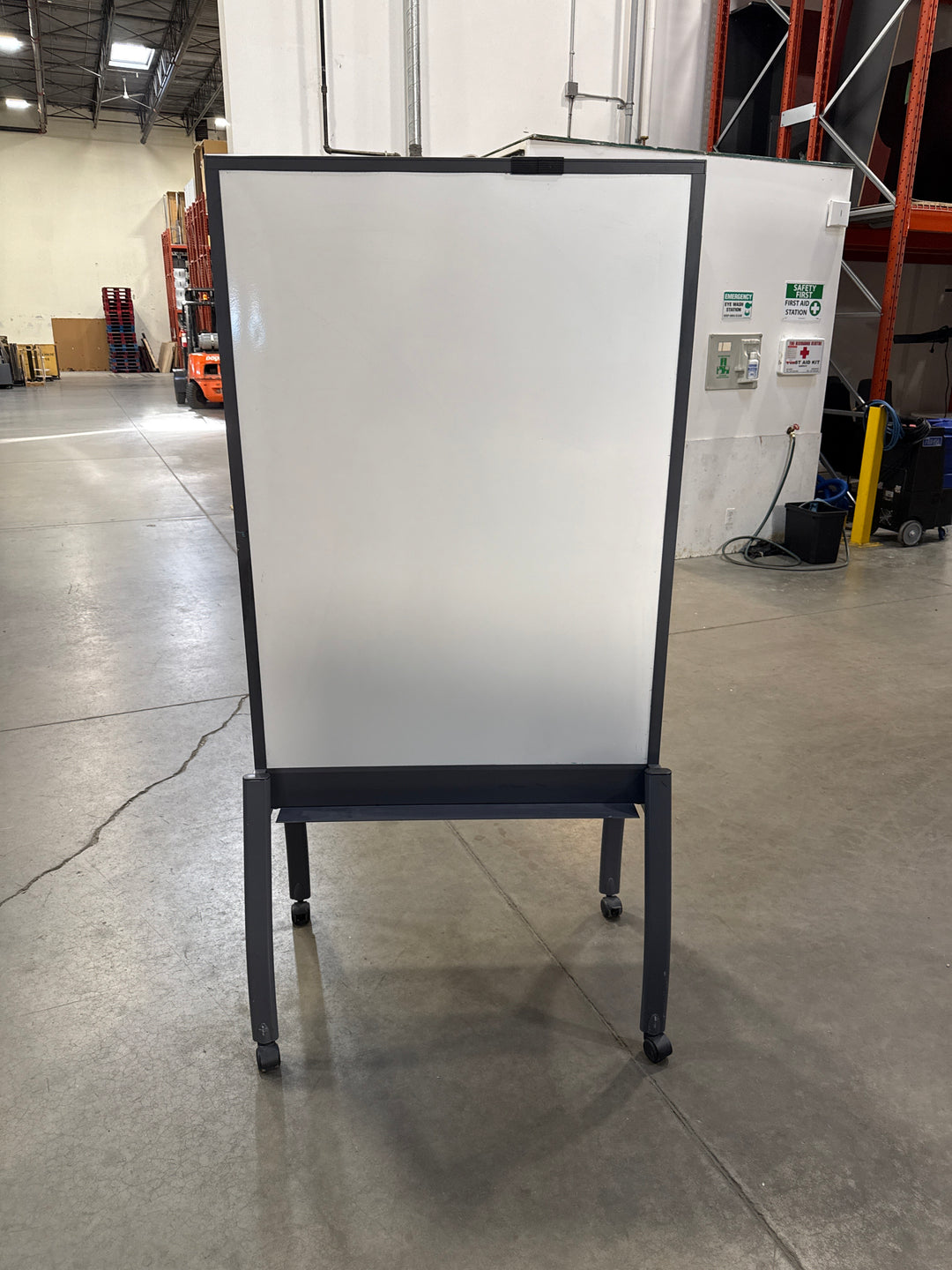 Mobile Whiteboard/Tackboard