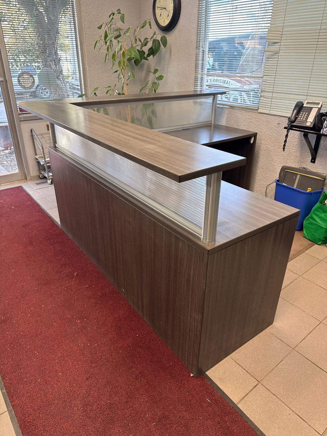 L-Shape Reception Desk w/BF Ped