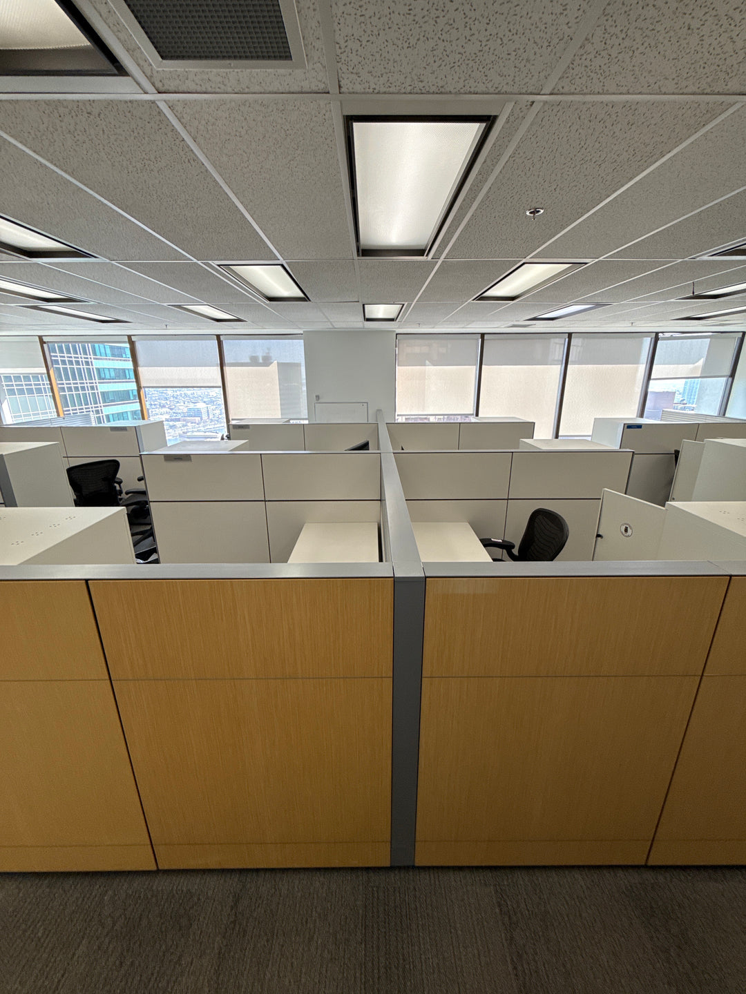 Teknion 6' x 6' L-Shape Workstation w/Storage Tower