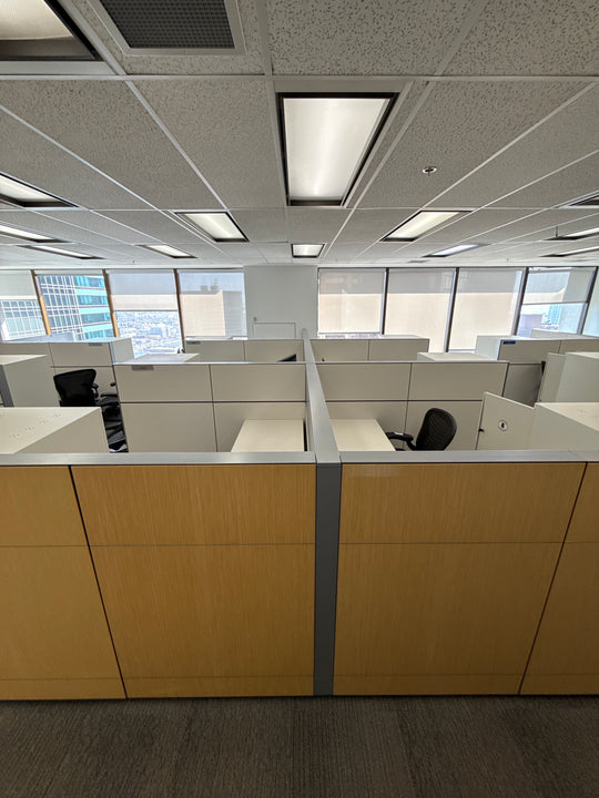 Teknion 6' x 6' L-Shape Workstation w/Storage Tower