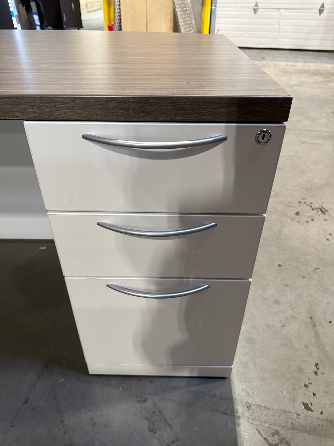 U-Shape Desk w/BBFLF and BBF Ped