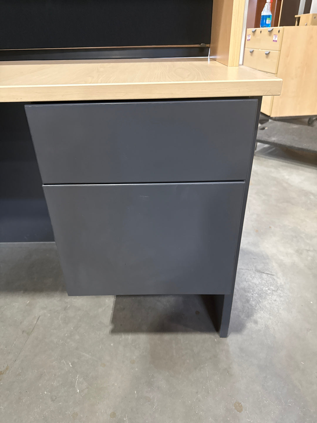 L-Shape Desk w/Hutch and BF Ped