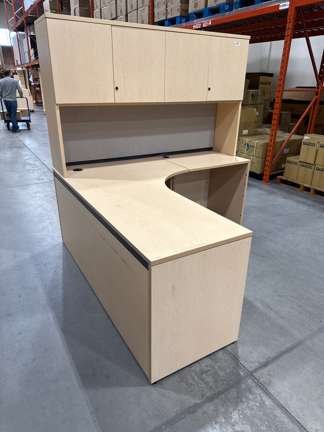 L-Shape Desk w/Hutch and BBF Ped