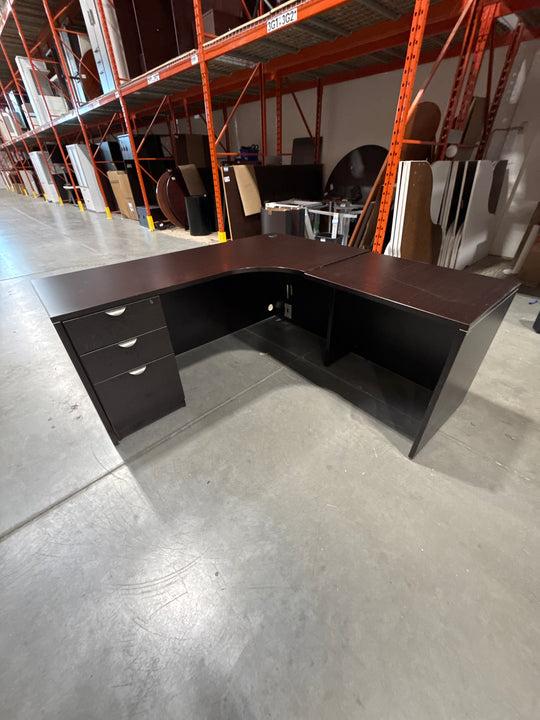 L-Shape Desk w/BBF Ped