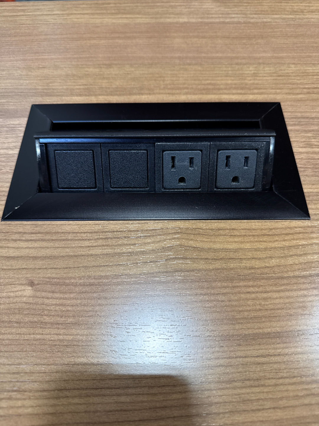Haworth 6’ Mobile Flip Top Table w/Electrical