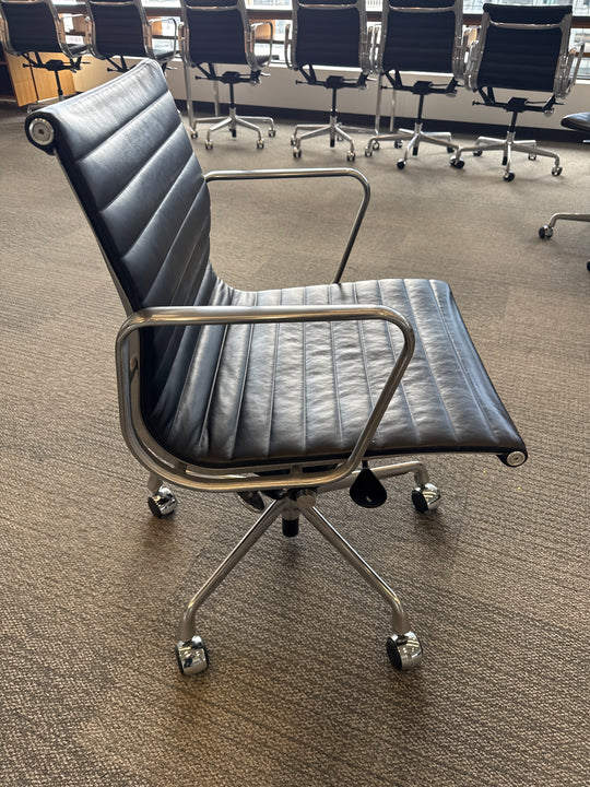 Herman Miller Eames Meeting Chair