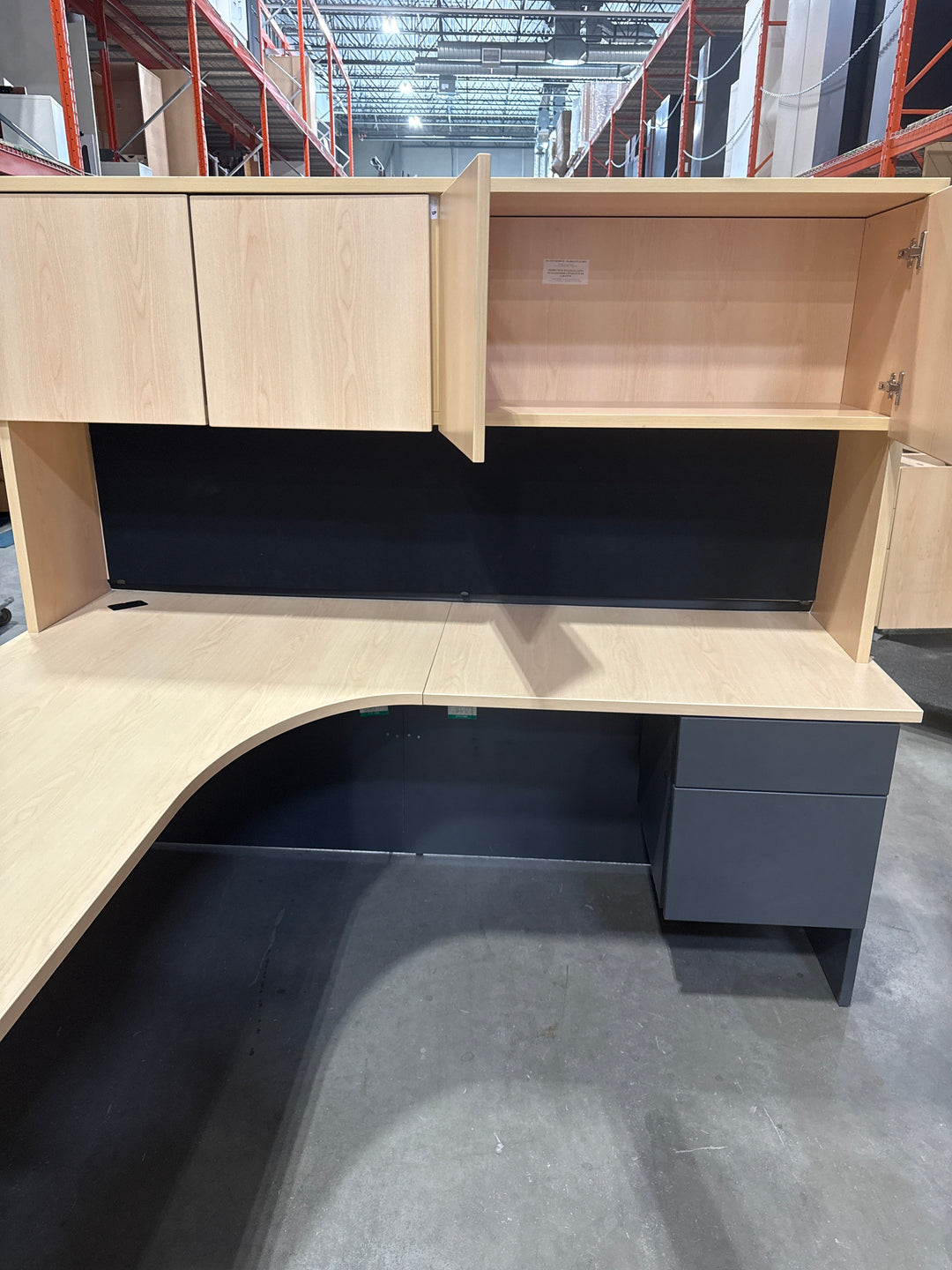L-Shape Desk w/Hutch and BF Ped