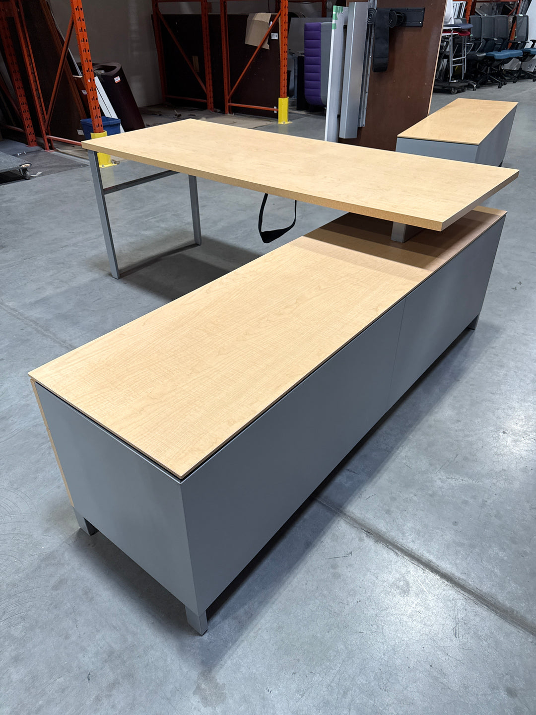L-Shape Desk w/Lower Credenza
