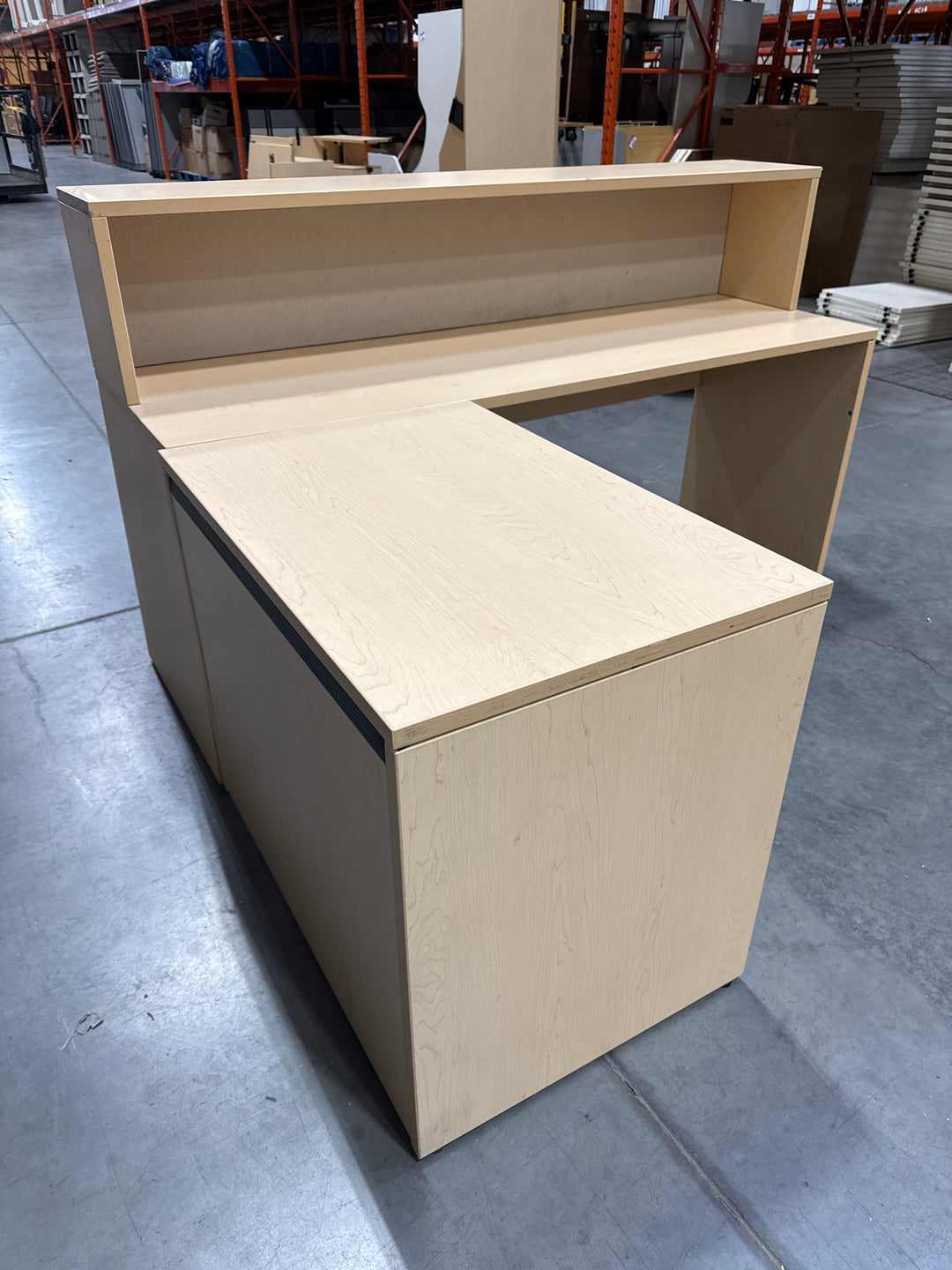 L-Shape Reception Desk w/BBF Ped