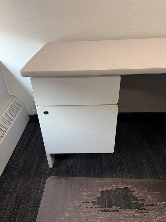 L-Shape Desk w/BF Ped