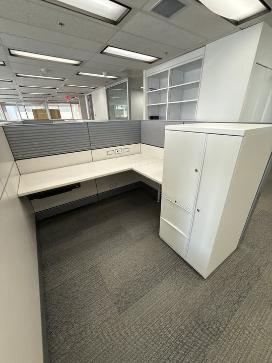 Teknion 6' x 6' L-Shape Workstation w/Storage Tower