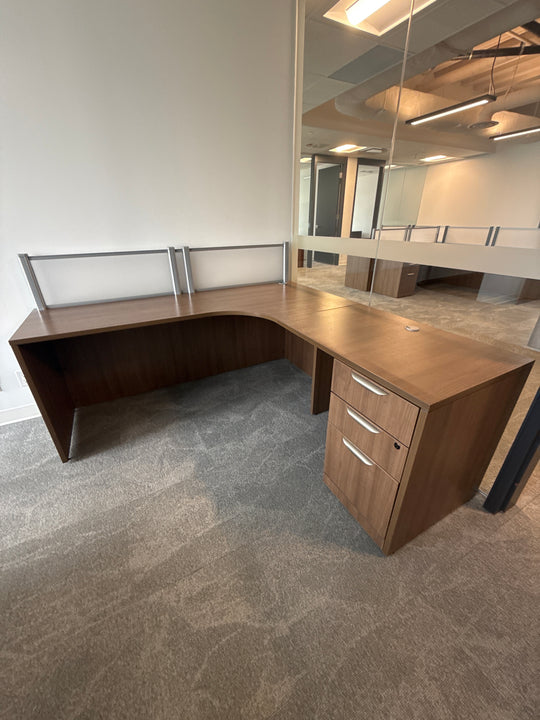 L-Shape Desk w/BBF Ped and Privacy Screen
