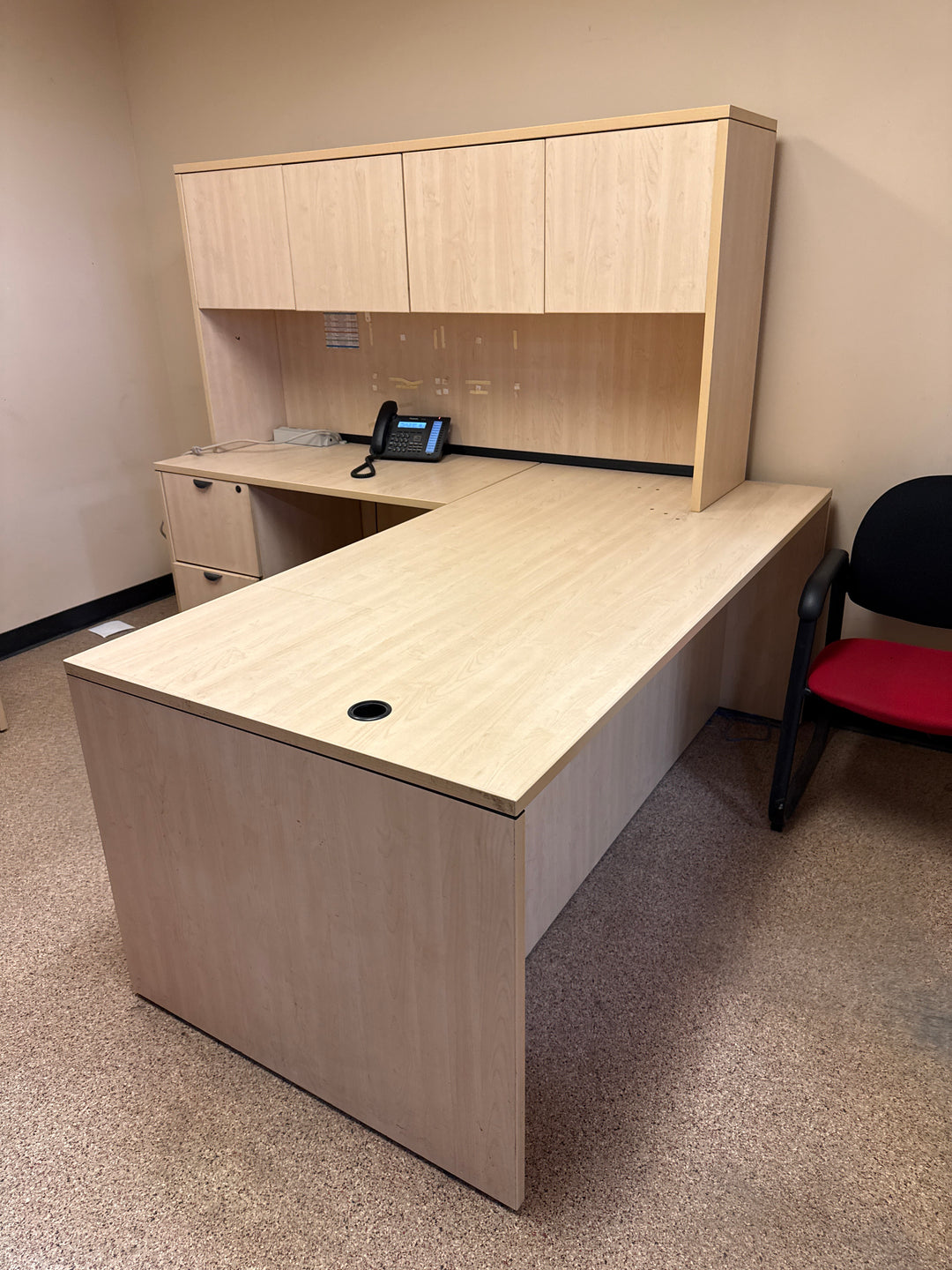 L-Shape Desk w/Hutch, BBF, FF Ped