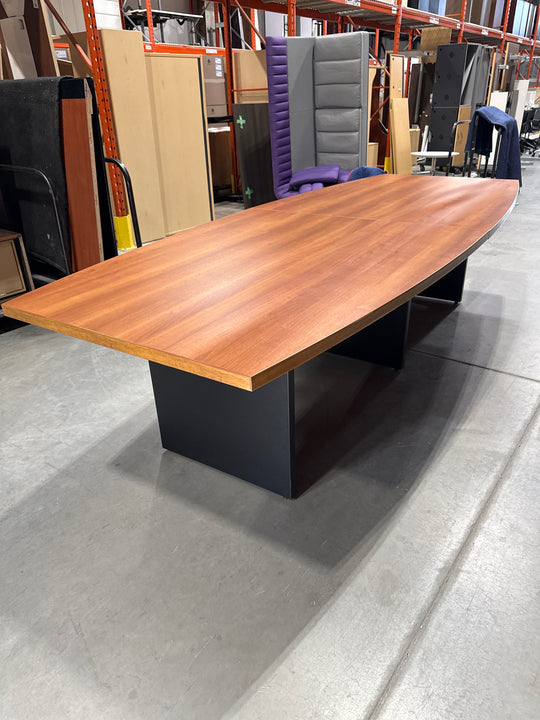10' Boatshape Boardroom Table