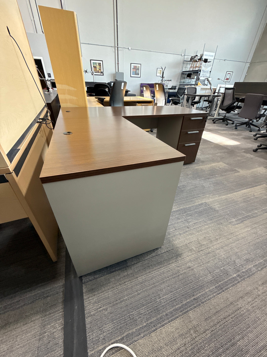 Teknion L-Shape Desk w/BBF Ped, Open Shelf