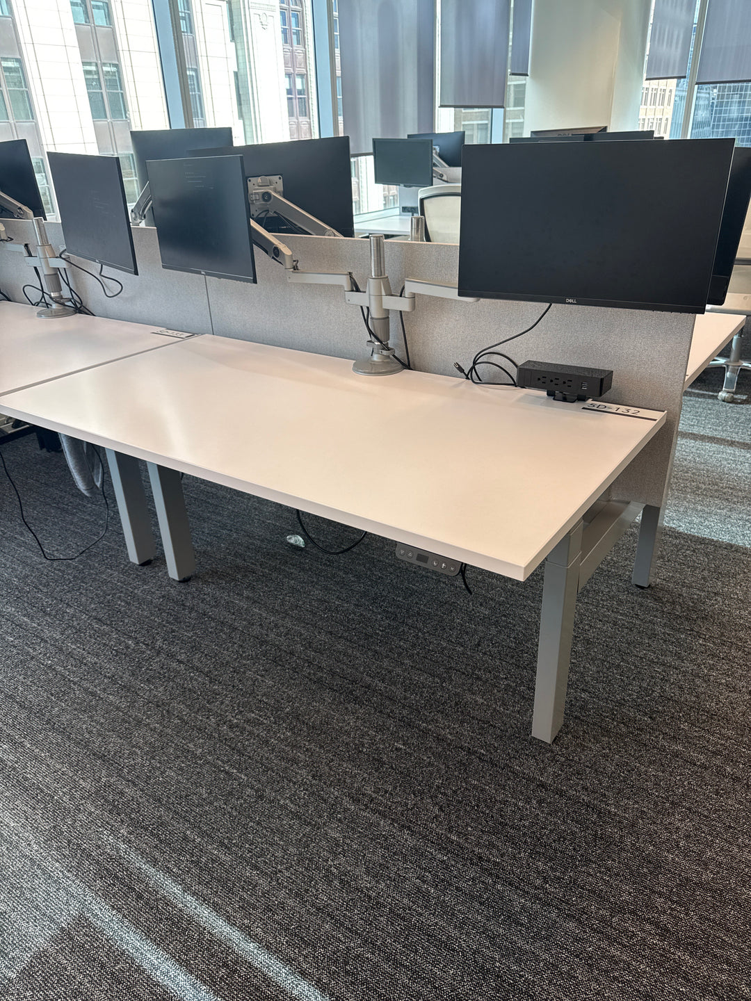 Knoll 4-Pod Sit Stand Workstation