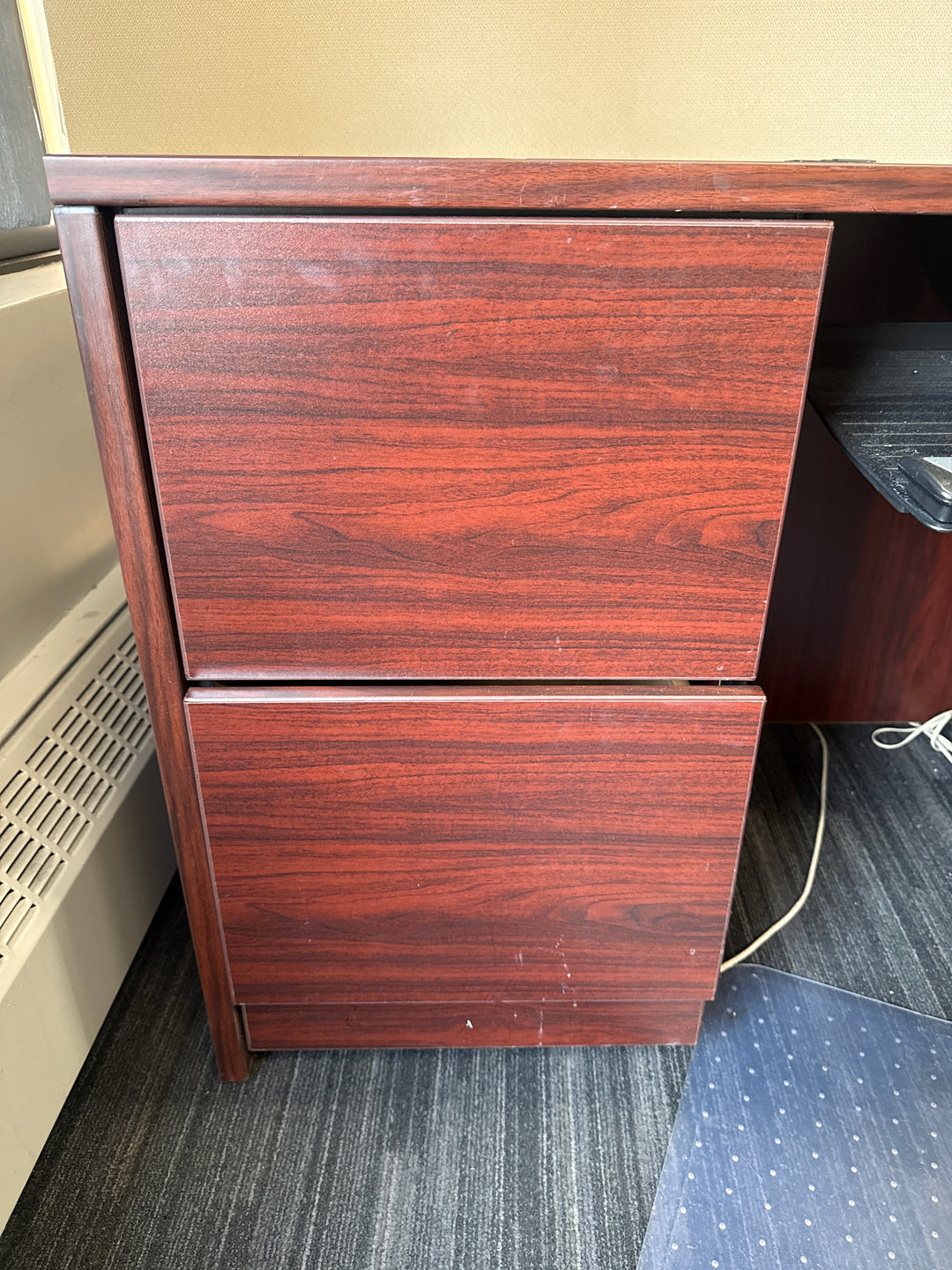 L-Shape Desk w/BF and FF Peds