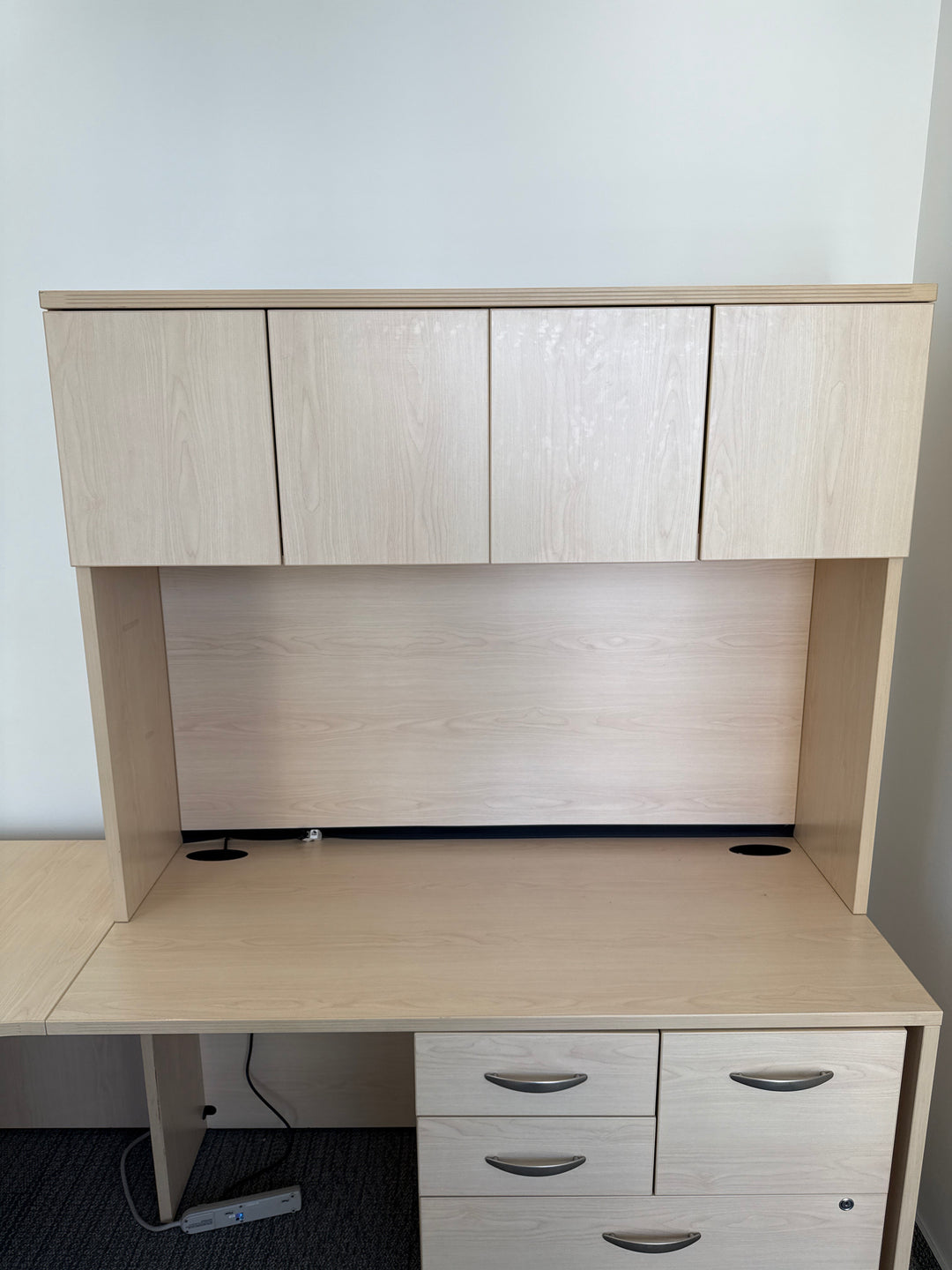 L-Shape Desk w/Hutch and BBFLF