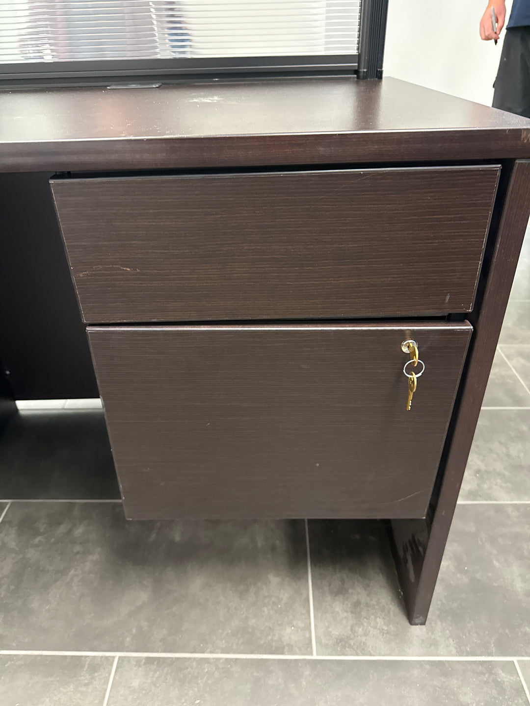 L-Shape Reception Desk w/2 BF Peds