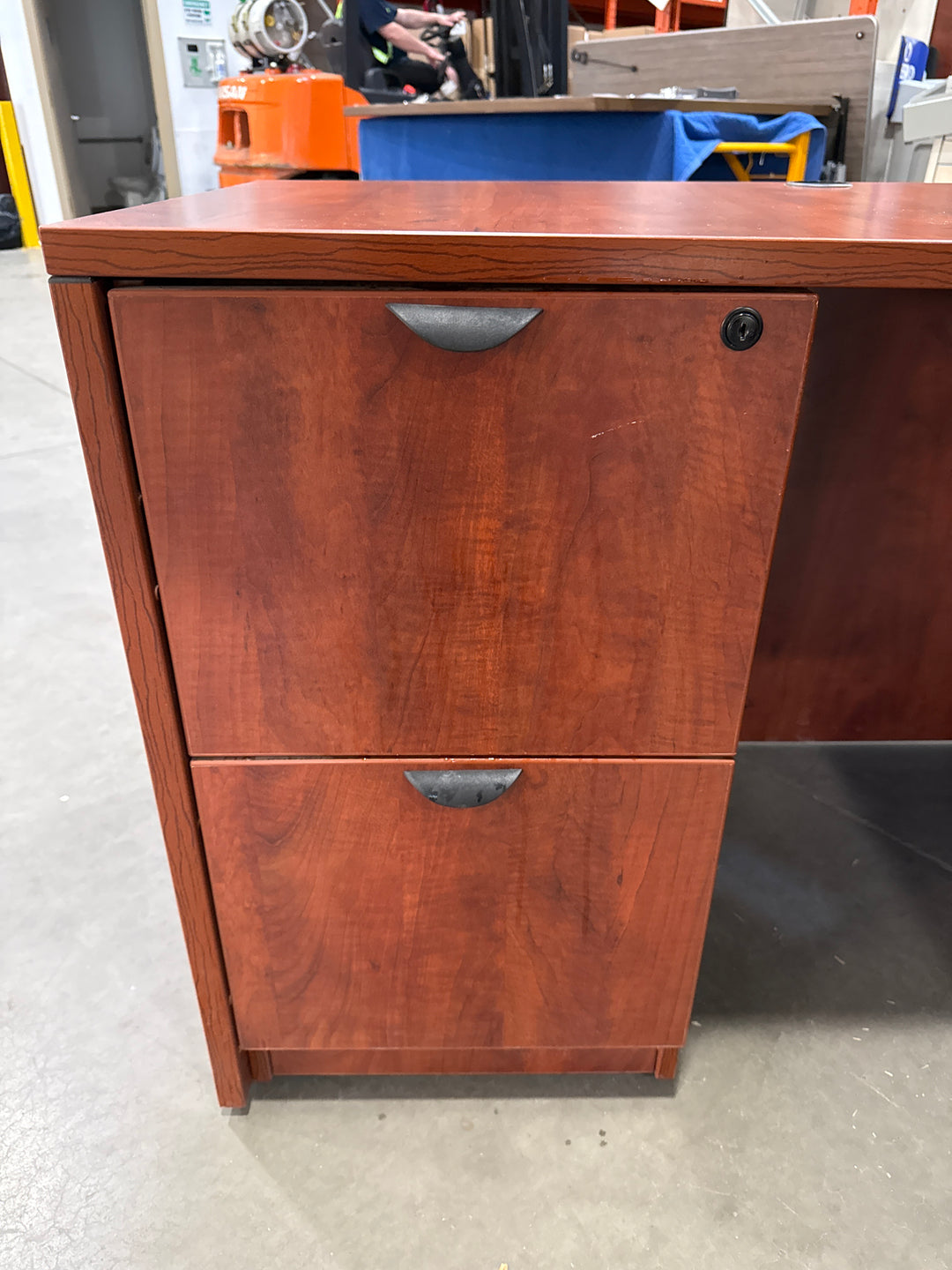 L-Shape Desk w/BBF, FF Ped