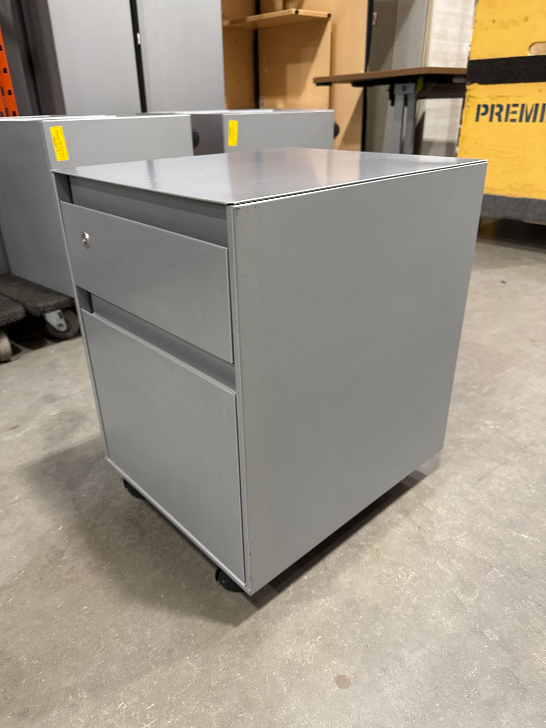 Steelcase Metal Mobile BF Ped