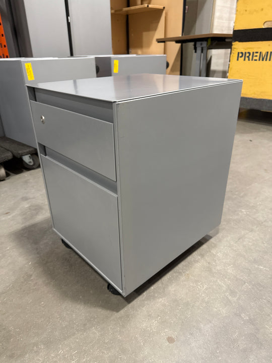 Steelcase Metal Mobile BF Ped