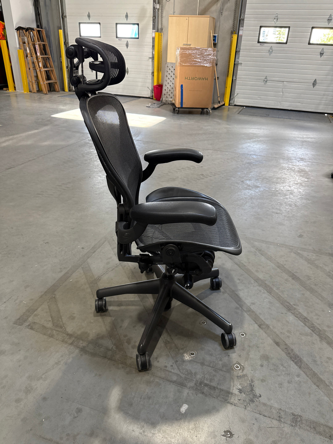 Herman Miller Aeron Size B w/Headrest