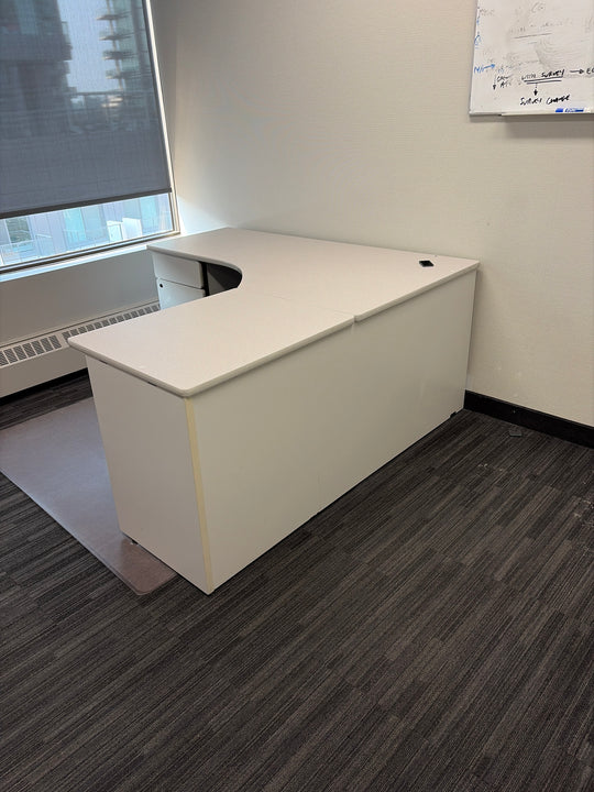 L-Shape Desk w/BF Ped
