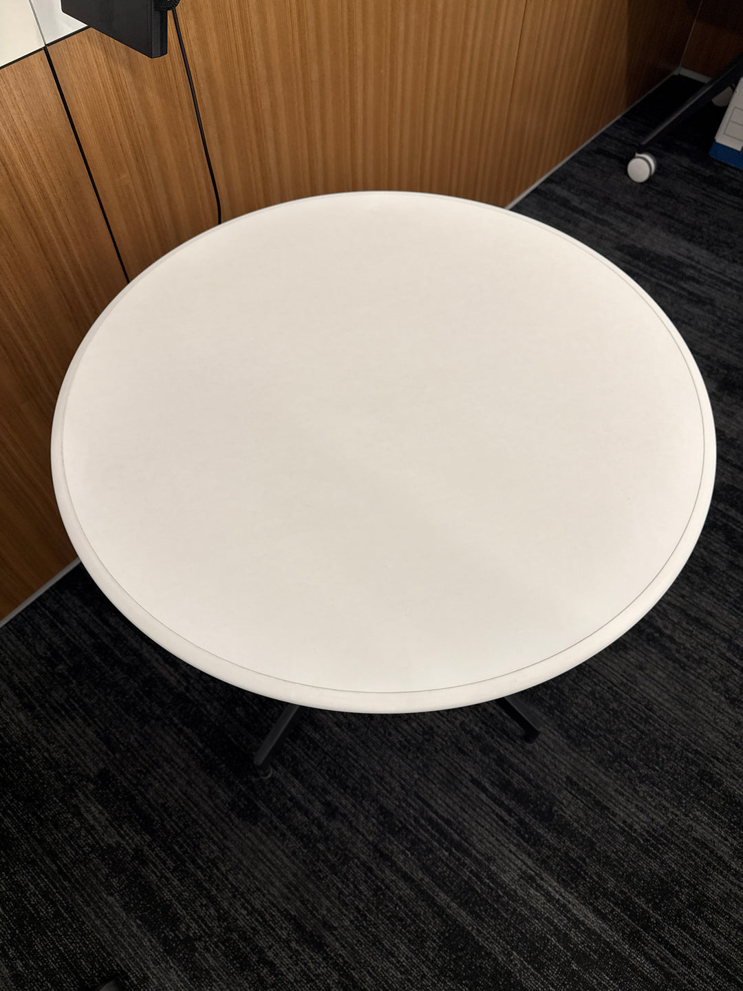 30” Round Table
