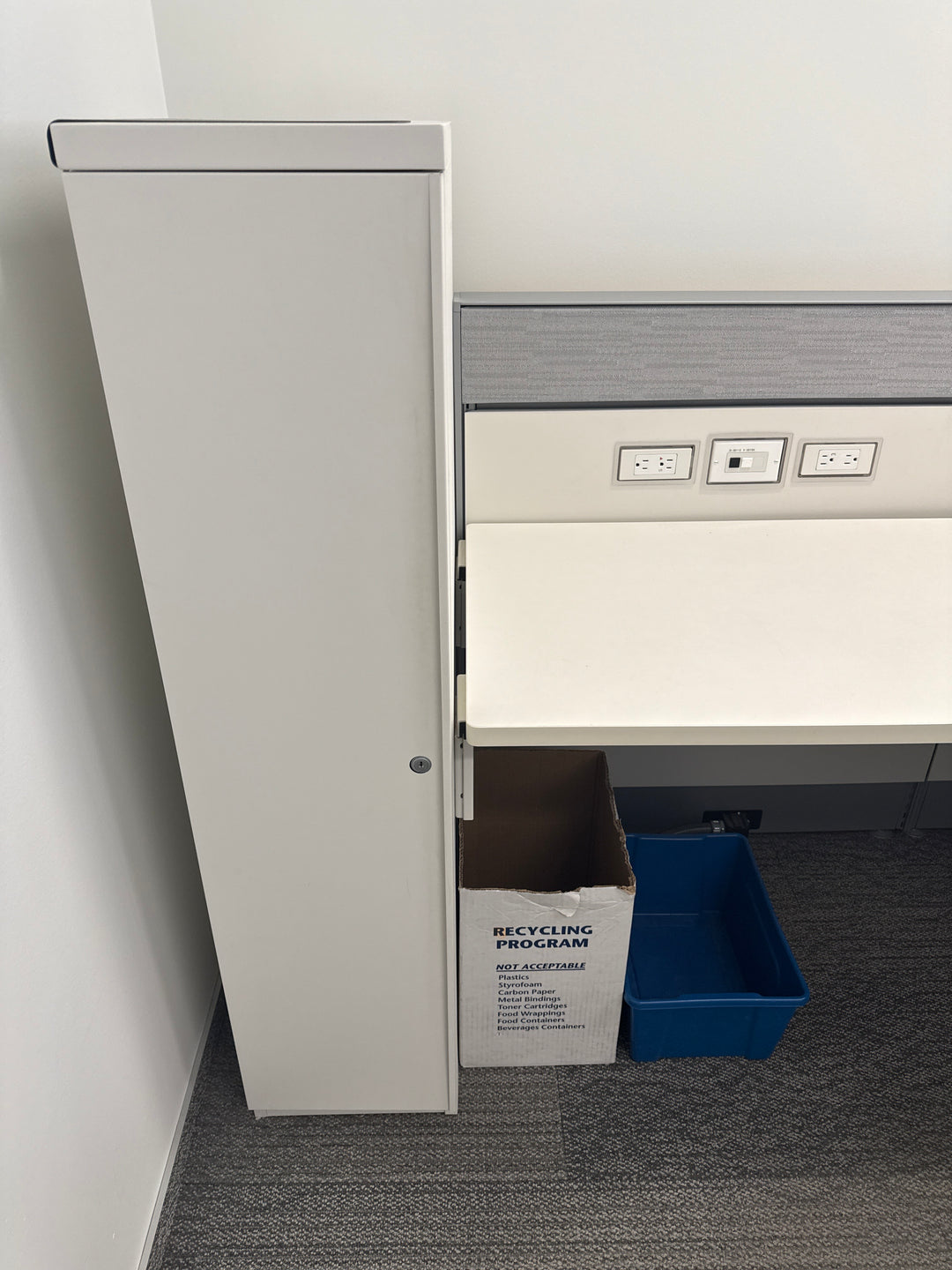 L-Shape Reception Desk w/Wardrobe and BBF Ped