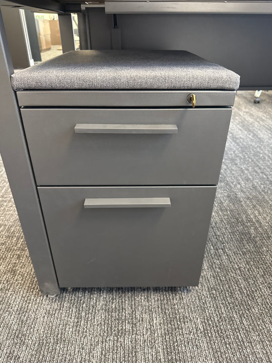 L-Shape Desk w/BF Ped, 2 High Lateral