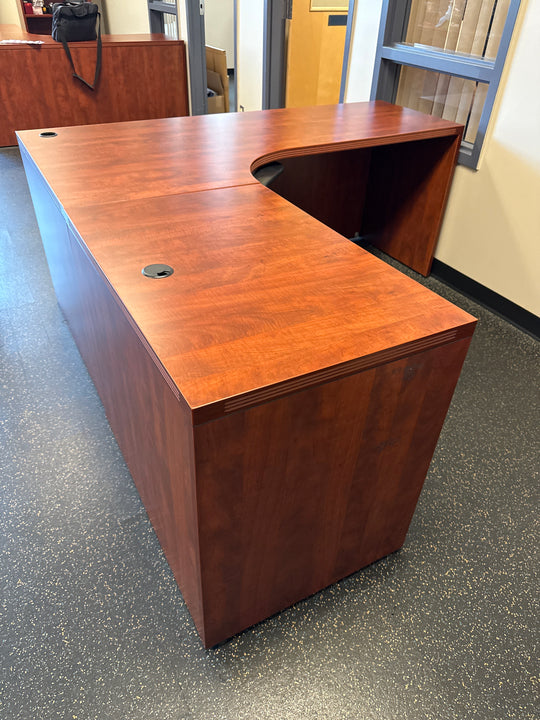 L-Shape Desk w/BBF Ped