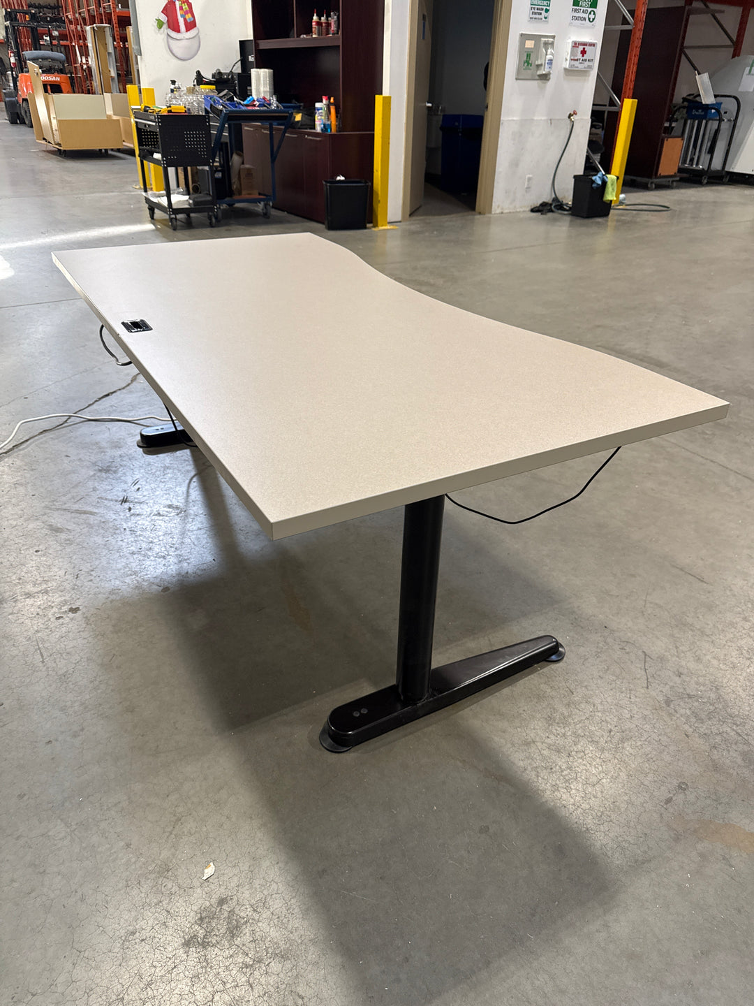 6' Bow Tie Electronic Sit Stand Desk