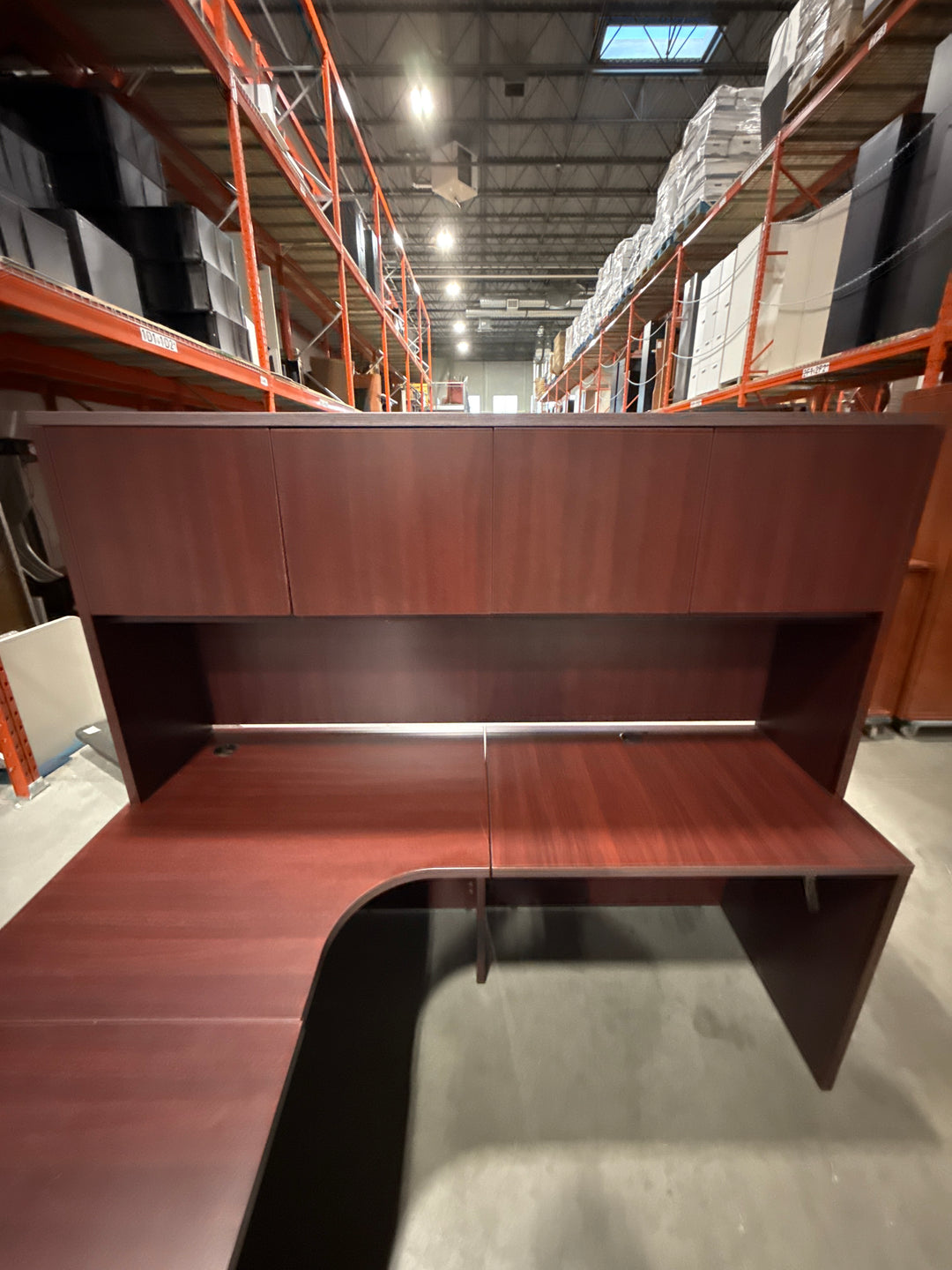 L-Shape Desk w/Hutch