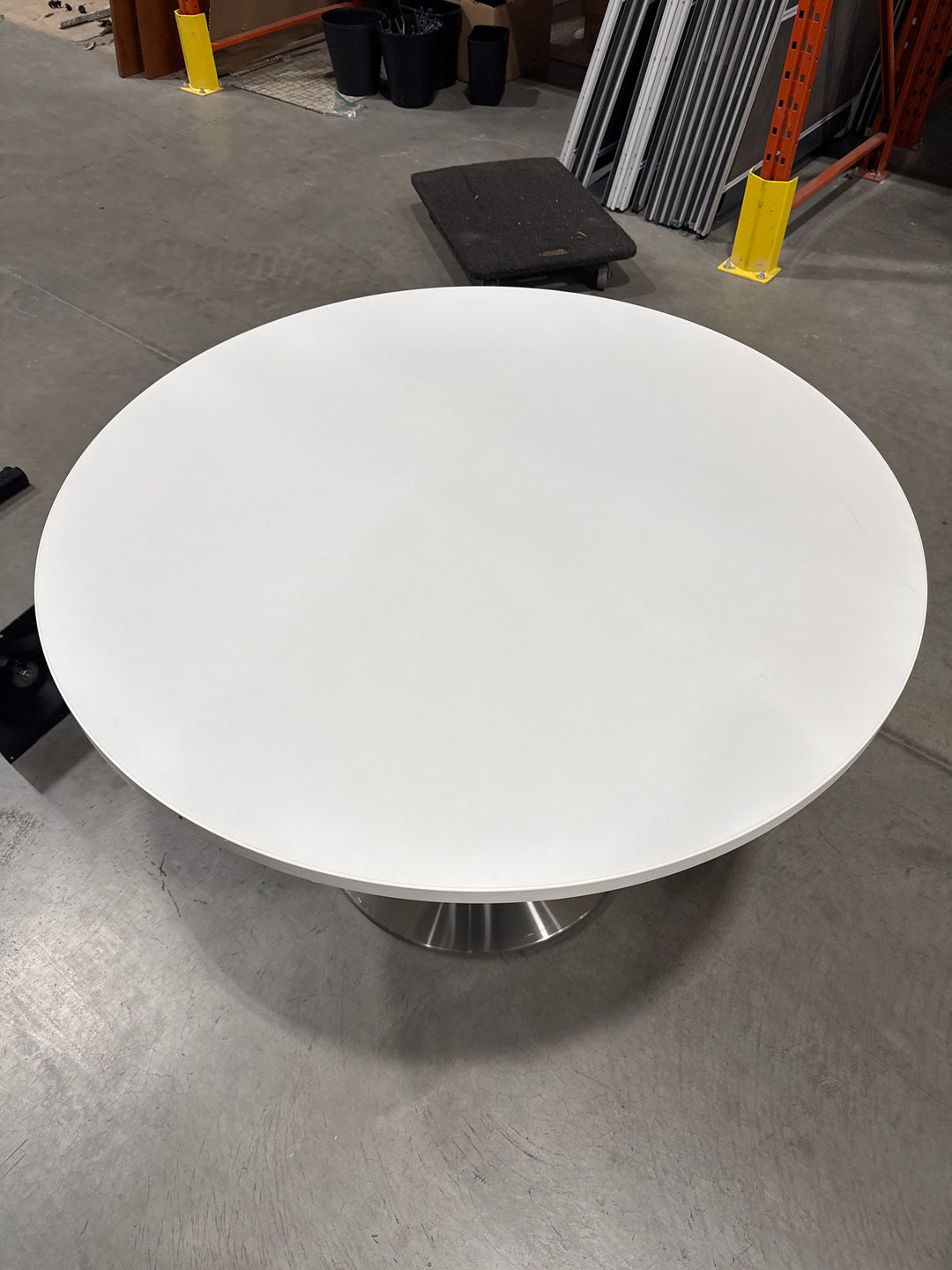 42" Round Table