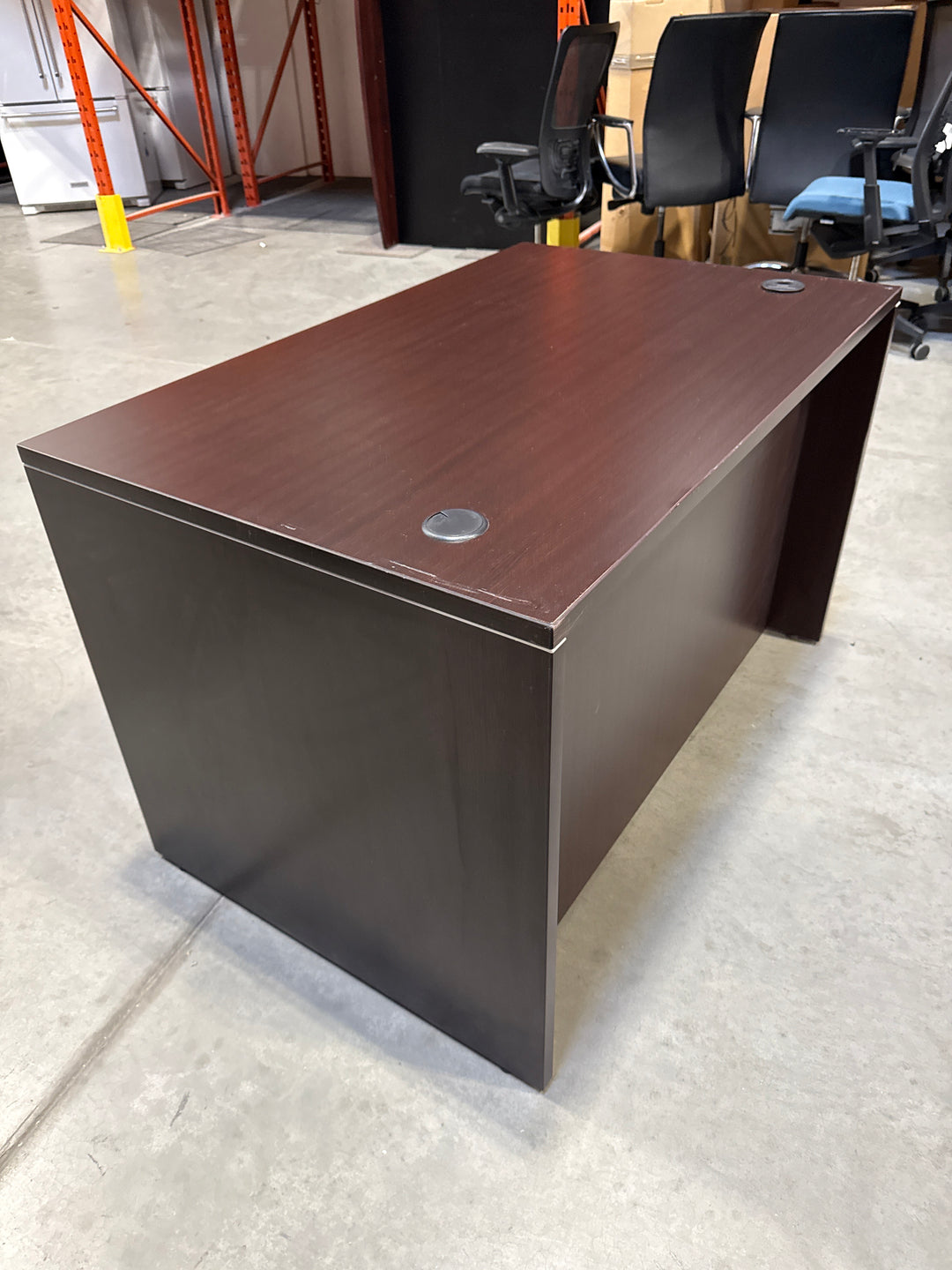 4’ Straight Desk w/BBF Ped